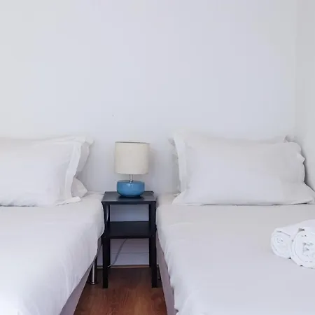 Center In Lively Bairro Alto! * 리스본