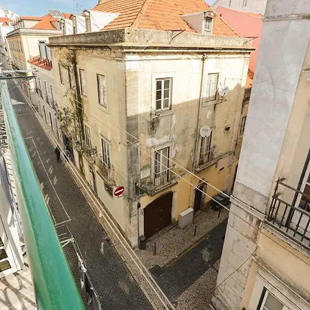 Daire Center In Lively Bairro Alto!