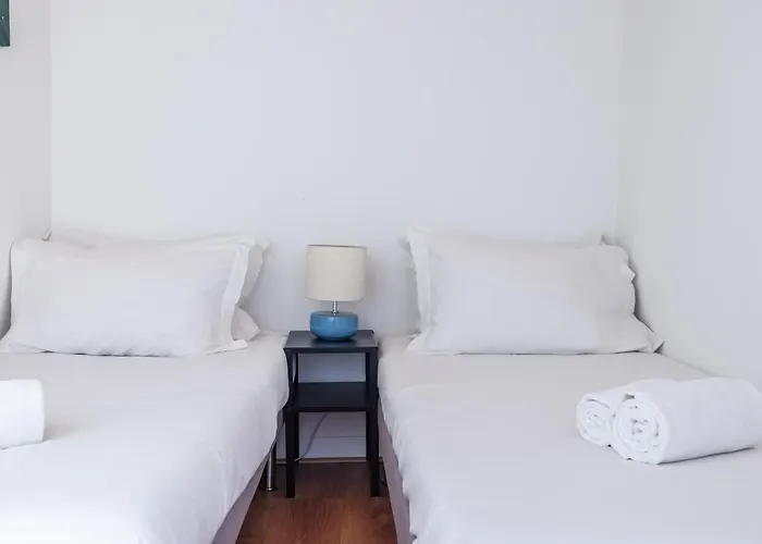 Center In Lively Bairro Alto! * Lisboa